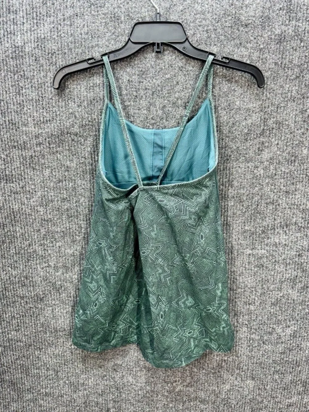 Patagonia Cross Beta Tank Top Womens XL Slim Fit Teal Green Shelf Bra Yoga 23490 - Picture 4 of 10
